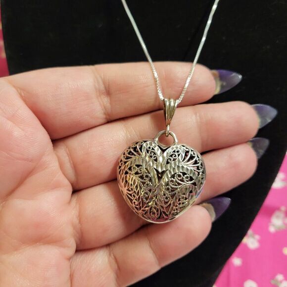 Vintage Diamond Cut Filigree Sterling Silver Heart Pendant Necklace - Picture 2 of 6